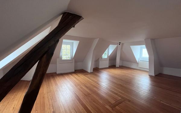 Appartement à louer    4 pièces • 84,32 m2 Compiègne