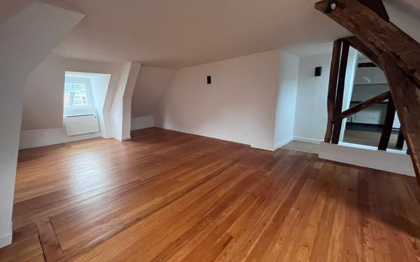 Appartement à louer    4 pièces • 84,32 m2 Compiègne