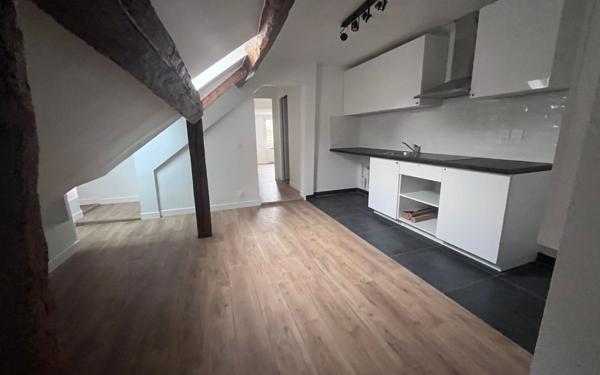 Appartement à louer    4 pièces • 84,32 m2 Compiègne