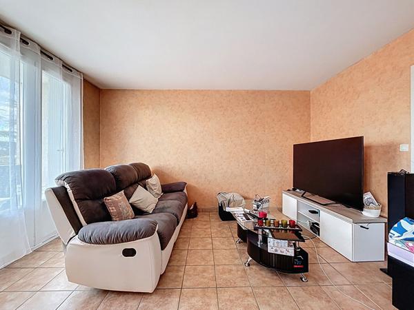EXCLUSIVITE - APPARTEMENT T4 DE 75 M² AU DEUXIMEME ETAGE AVEC GARAGE ET CAVE