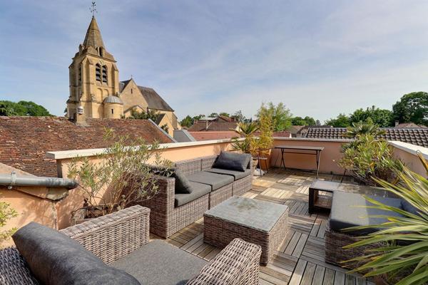 Bien de charme avec terrasse et vue sur l'église ? Quartier historique
