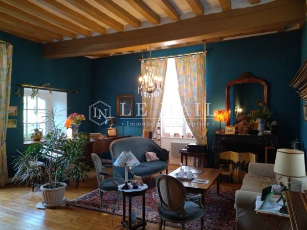 ELEGANTE MAISON DU XVIème SIECLE ENTRE ANGERS ET NANTES