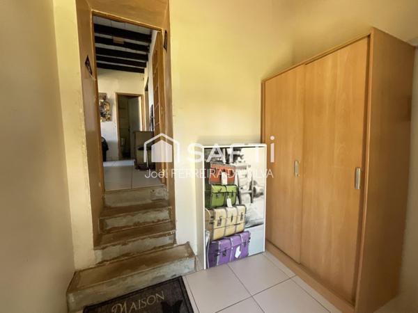 Située entre Sens et Pont-sur-Yonne,