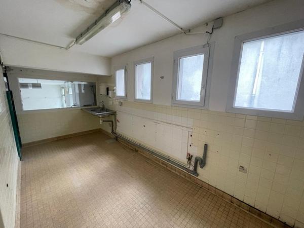 A VENDRE - Local commercial Doué En Anjou 395 m2 - D5732