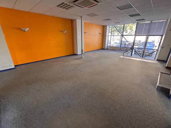 CENTRE-VILLE - LOCAL PROFESSIONNEL DE 381 m² , La roche sur yon CENTRE-VILLE - LOCAL PROFESSIONNEL DE 381 m² , La roche sur yon