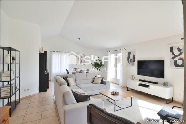 Charme et volumes : maison avec piscine à 2,5 km de la plage