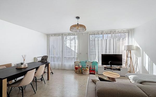 Appartement à vendre    3 pièces • 63,18 m2 Voisins-le-Bretonneux