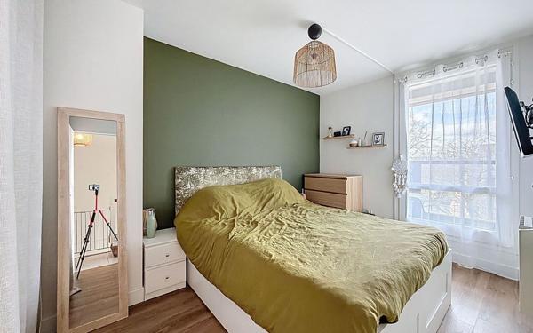 Appartement à vendre    3 pièces • 63,18 m2 Voisins-le-Bretonneux