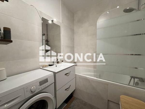 Location Appartement 2 pièces 52.18 m² - 35 RUE DU PERE CHEVRIER Lyon 69007