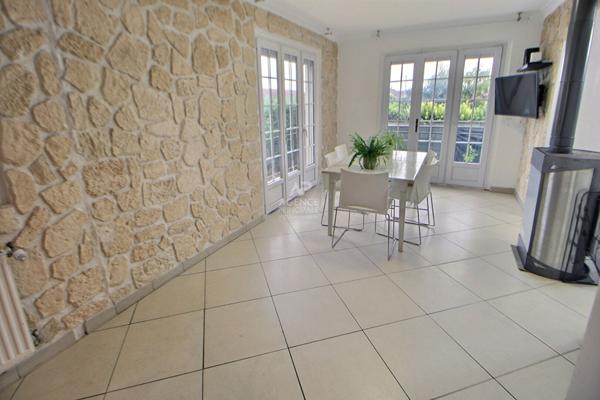 Maison Chanteloup Les Vignes 7 pièce(s) €379 500 ** - Référence 1007