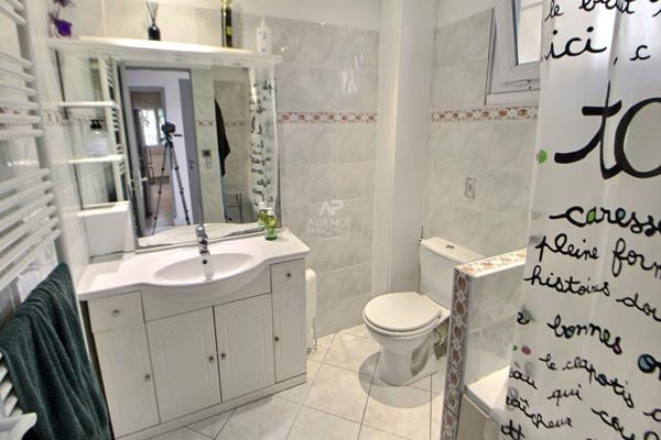 Maison Chanteloup Les Vignes 7 pièce(s) €379 500 ** - Référence 1007