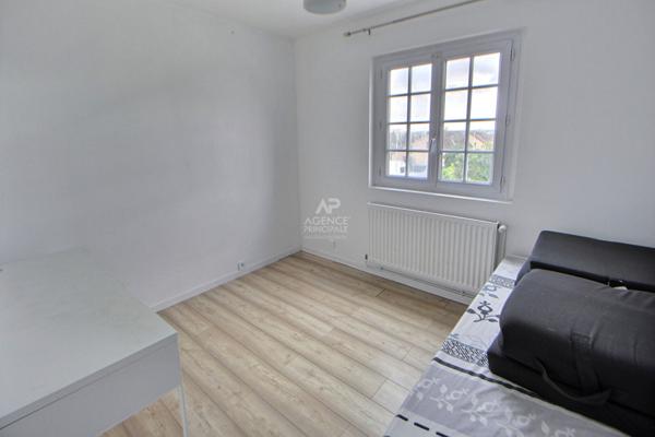 Maison Chanteloup Les Vignes 7 pièce(s) €379 500 ** - Référence 1007