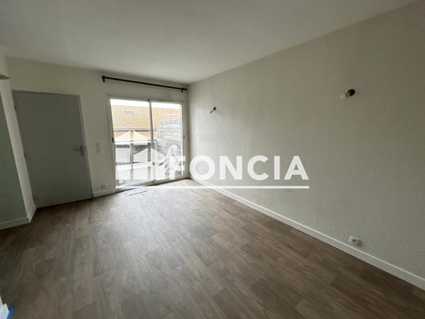 Location Appartement 2 pièces 33.62 m² - 2 RUE CAVALIER DE LA SALLE - Escale n°4 - Apt n°306 Rochefort 17300