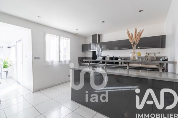 Maison à vendre 10 pièces 200 m² Les Mureaux