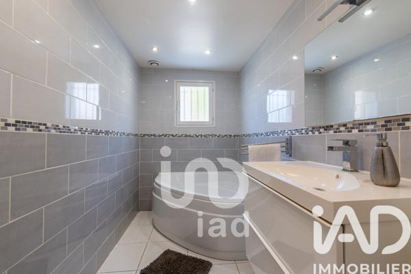 Maison à vendre 10 pièces 200 m² Les Mureaux