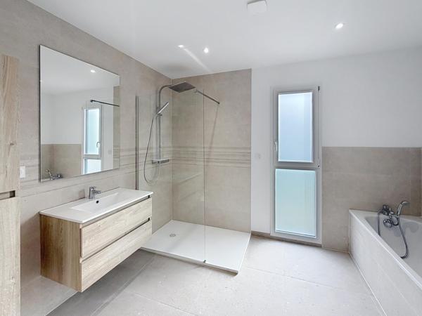 Maison contemporaine 184 m² avec piscine