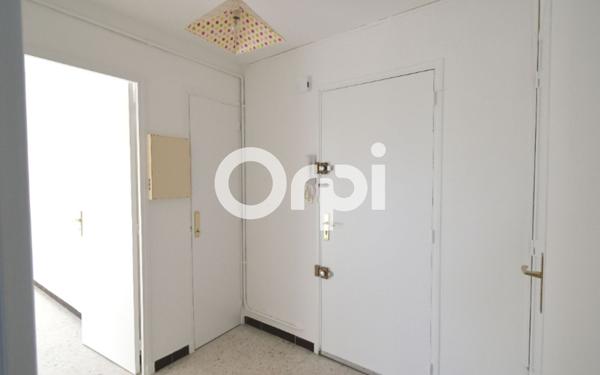 Appartement à louer    1 pièce • 28,68 m2 Carqueiranne