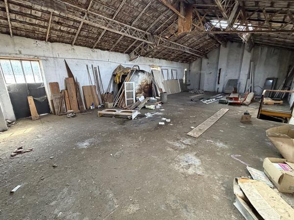 Local professionnel - LEIGNEUX