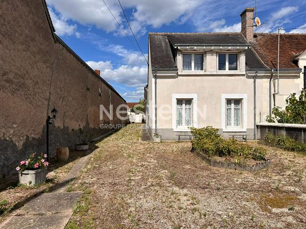 LONGERE 4 CHAMBRES ET TERRAIN DE 1089 M² SITUÉE DANS UN HAMEAU DE SELLES SUR CHER (41)