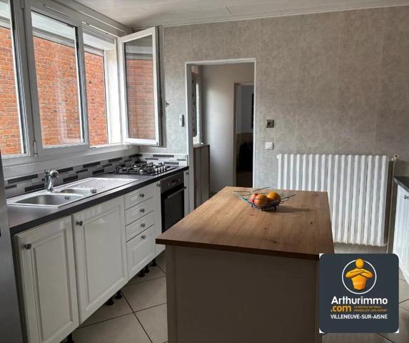 Vente Maison de village 5 pièces 96 m2 à Villeneuve-sur-Aisne