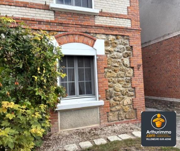 Vente Maison de village 5 pièces 96 m2 à Villeneuve-sur-Aisne