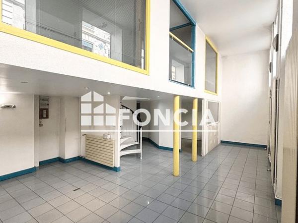 Location Local commercial 3 pièces 91.2 m² - 44 RUE JULES LEDIN St Etienne 42000