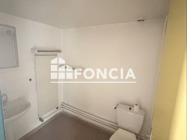 Location Local commercial 3 pièces 91.2 m² - 44 RUE JULES LEDIN St Etienne 42000