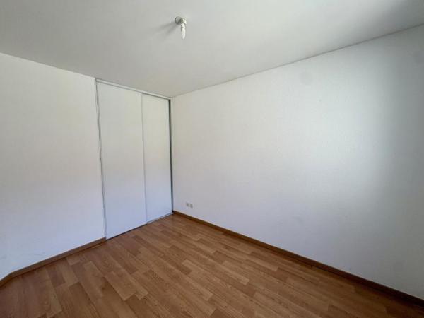 APPARTEMENT T2 A LOUER A RIORGES - CANAUX