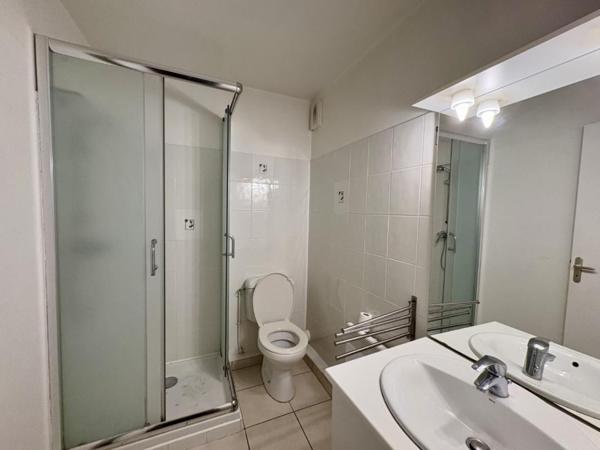 APPARTEMENT T2 A LOUER A RIORGES - CANAUX
