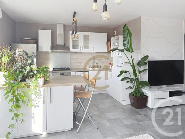 Appartement F5 à vendre  4 pièces - 84,50 m2 BEAUCOURT - 90