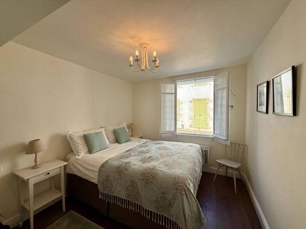 Maison La Flotte 6 pièces 105 m² au coeur du village