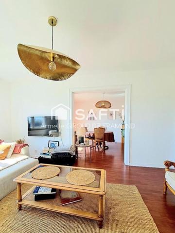 Situé à Mulhouse (68100), charmant appartement lumineux et traversant de 77m2 avec ascenseur , 3 pièces, vue dégagée, 10 mn à pied de la gare.