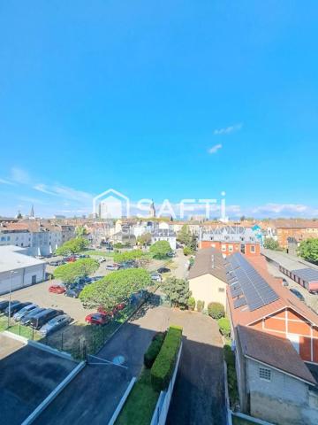 Situé à Mulhouse (68100), charmant appartement lumineux et traversant de 77m2 avec ascenseur , 3 pièces, vue dégagée, 10 mn à pied de la gare.