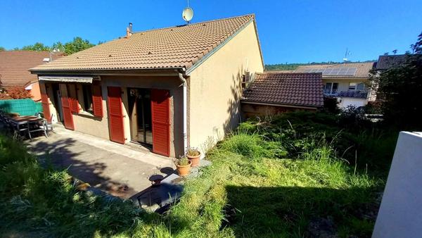 Pavillon 3 chambres avec garage et jardin