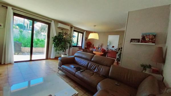 Pavillon 3 chambres avec garage et jardin
