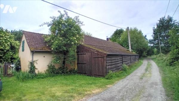 PARIGNE L'EVEQUE campagne, longère  avec travaux, 2 chambres.