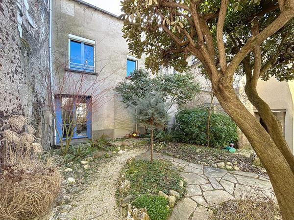 Maison a vendre SAINT FLORENT LE VIEIL Centre, cour sans vis a vis, 5 chambres, proche Loire