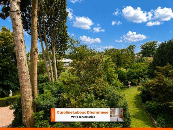 Demeure bourgeoise restaurée avec parc paysager et maison d'amis en centre-ville de Mamers