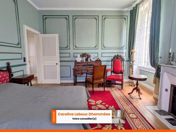 Demeure bourgeoise restaurée avec parc paysager et maison d'amis en centre-ville de Mamers