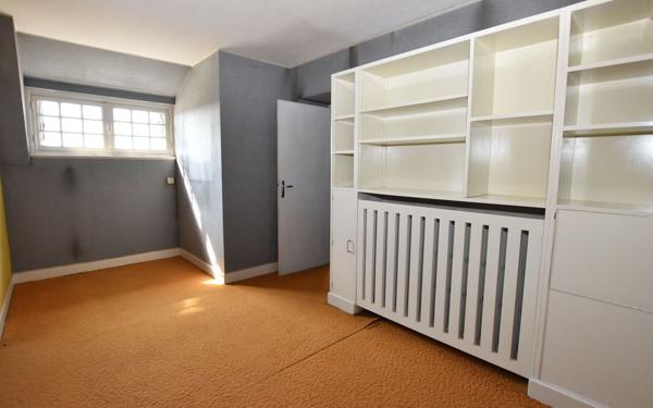 Maison à vendre    6 pièces • 175 m2 Pouilly-sous-Charlieu