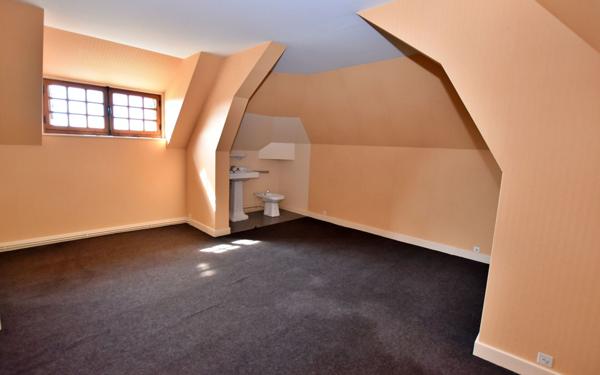 Maison à vendre    6 pièces • 175 m2 Pouilly-sous-Charlieu