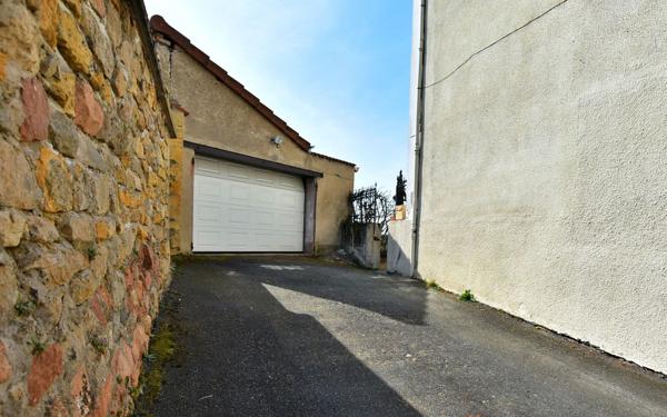 Maison à vendre    6 pièces • 175 m2 Pouilly-sous-Charlieu