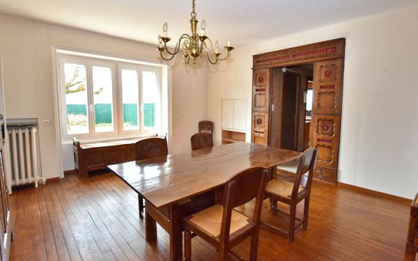 Maison à vendre    6 pièces • 175 m2 Pouilly-sous-Charlieu