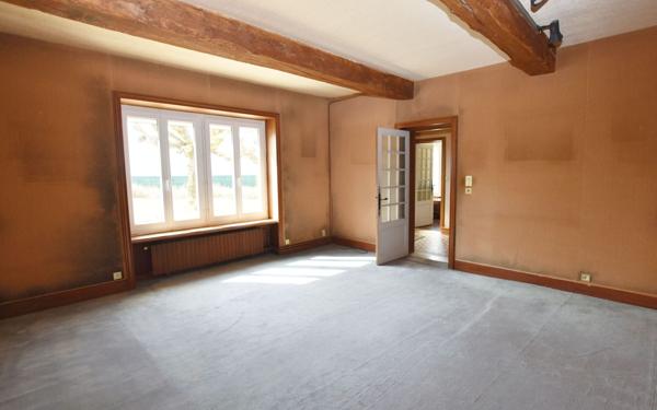 Maison à vendre    6 pièces • 175 m2 Pouilly-sous-Charlieu