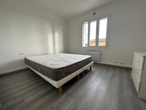 Villa 6 pièces-Saint Mitres Les Remparts