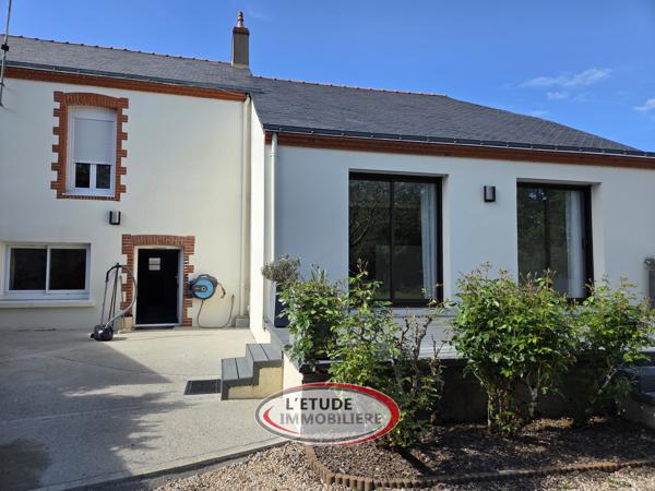 Ste Pazanne bourg : Maison rénovée de 143 m², terrasses et carport sur 1000 m² de jardin !