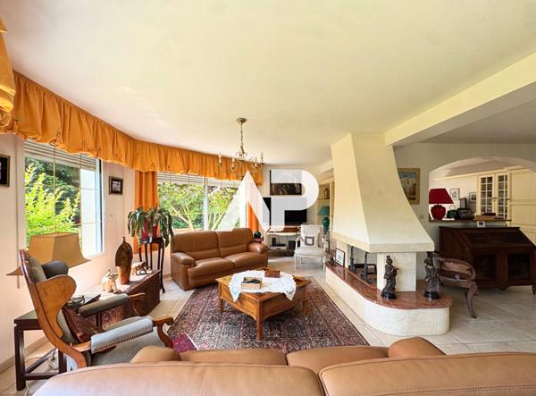 Maison à Montlignon, 7 pièces 186m2 €729 000 ** - Référence 1341