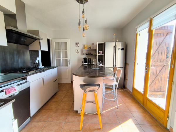 Maison proche Cahors 4 pièce(s) 135 m2, 3 chambres, sans travaux, vue dégagée