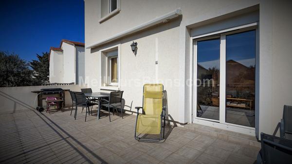 FRONTIGNAN dans l'Hérault, à 2km de la mer, villa avec sous-sol, garage et terrasse