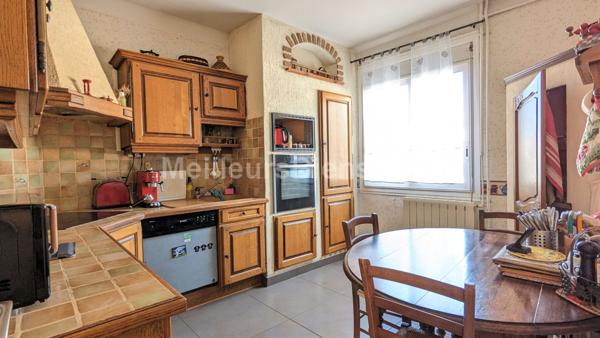 FRONTIGNAN dans l'Hérault, à 2km de la mer, villa avec sous-sol, garage et terrasse